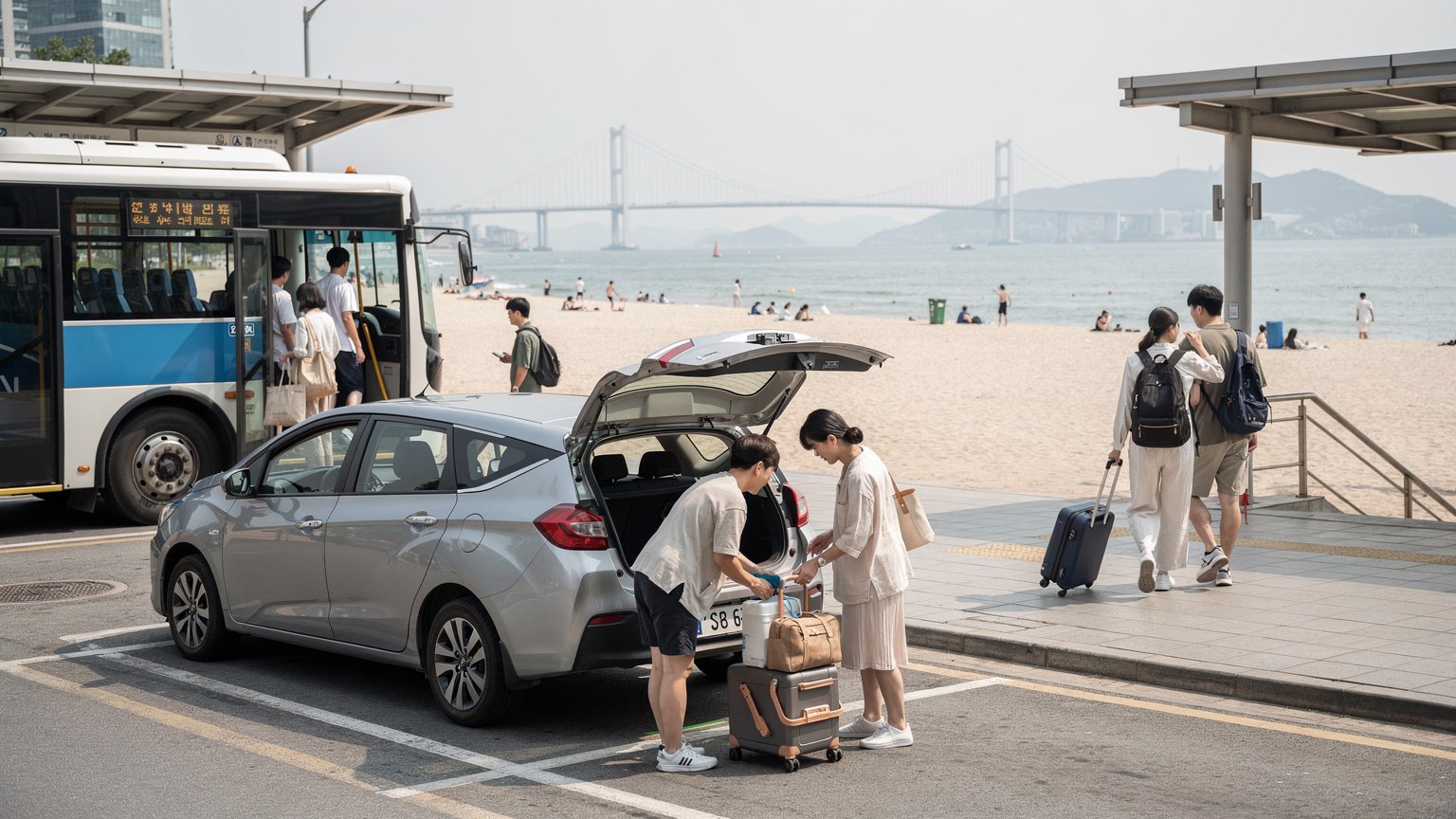 부산 광안리 · 광안리 가는 방법, 지하철·버스·자가용 중 뭐가 나을까 · 이동 수단은 여행 스타일에 따라 크게 갈립니다. 짐이 많거나 일행이 여럿이면 자가용이 편하지만, 주차 걱정 없이 편하게 다니고 싶다면 대중교통이 더 낫습니다. 아래 표로 각 방법의 특징을 비교해 보세요. 이동 수단 이용 경로 장점 주의할 점 지하철 2호선 금련산역 3번 출구 → 도보 약 10분, 또는 광안역 5번 출구 →